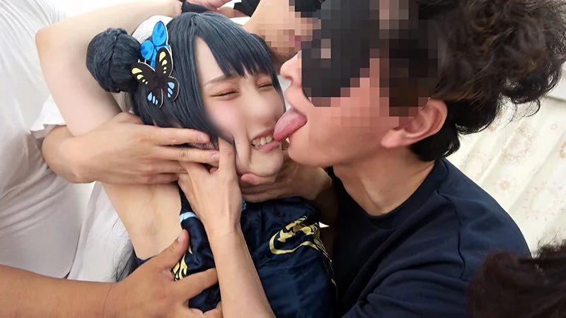 歯を舐められて嫌がる白石もも